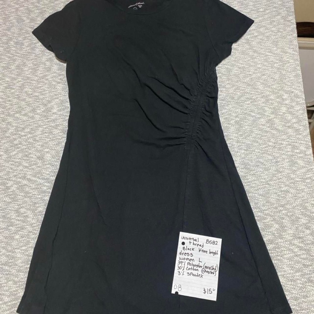 Universal Thread black dress women L. Knee Length. SKU-B582
